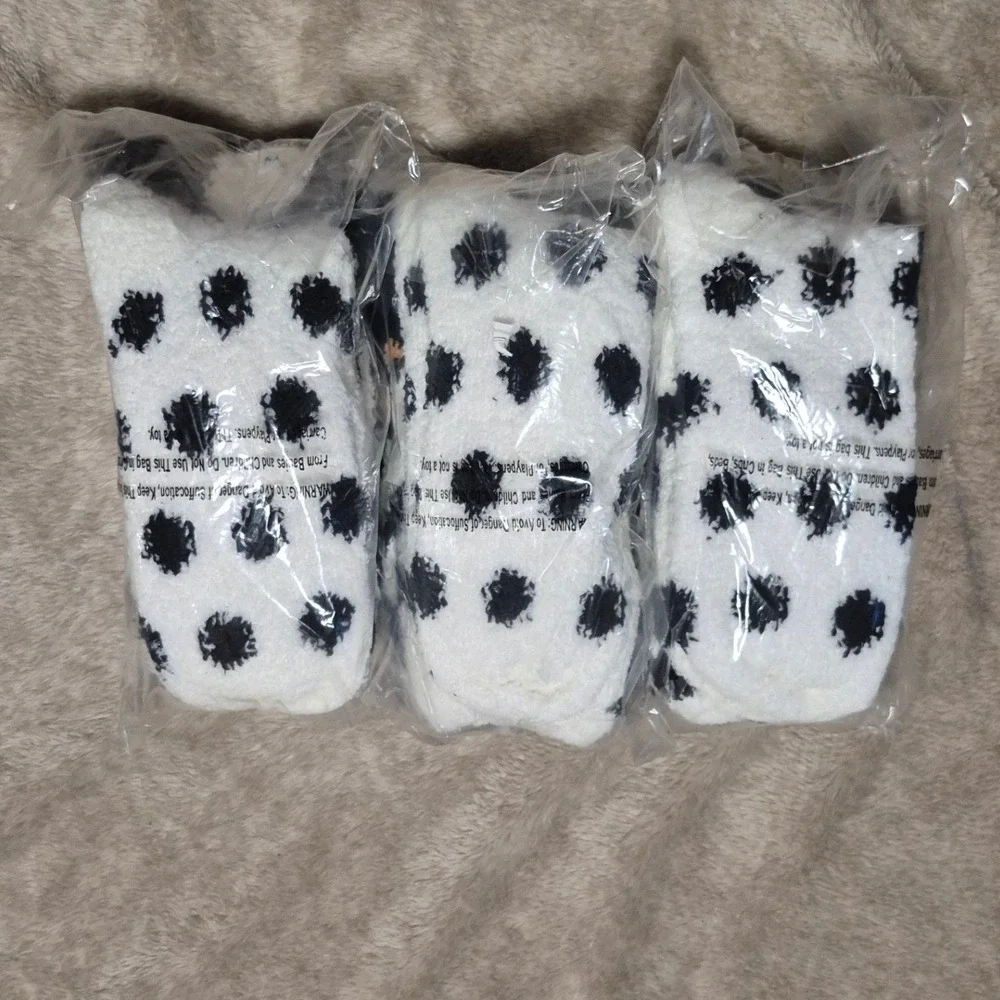 Stay Cozy Penguin Polka Dot Fuzzy Crew Socks 6 Pairs Bundle Black White OS 4-10